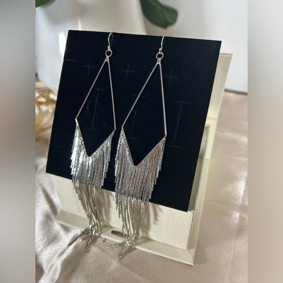 Vintage Basic Fringe Linear Drop Earrings Brand New Never Used - Picture 3 of 5